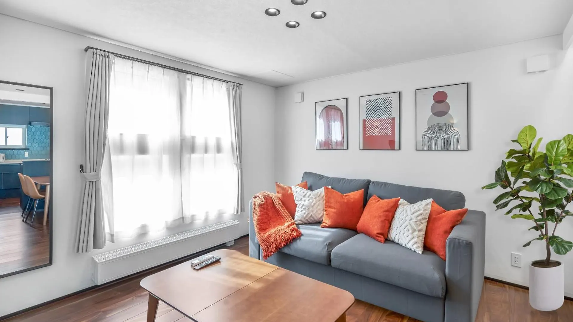 Holiday home Best Location Lux Home, 2 Blocks To Sbwy, Sleeps 9 Sapporo Japan