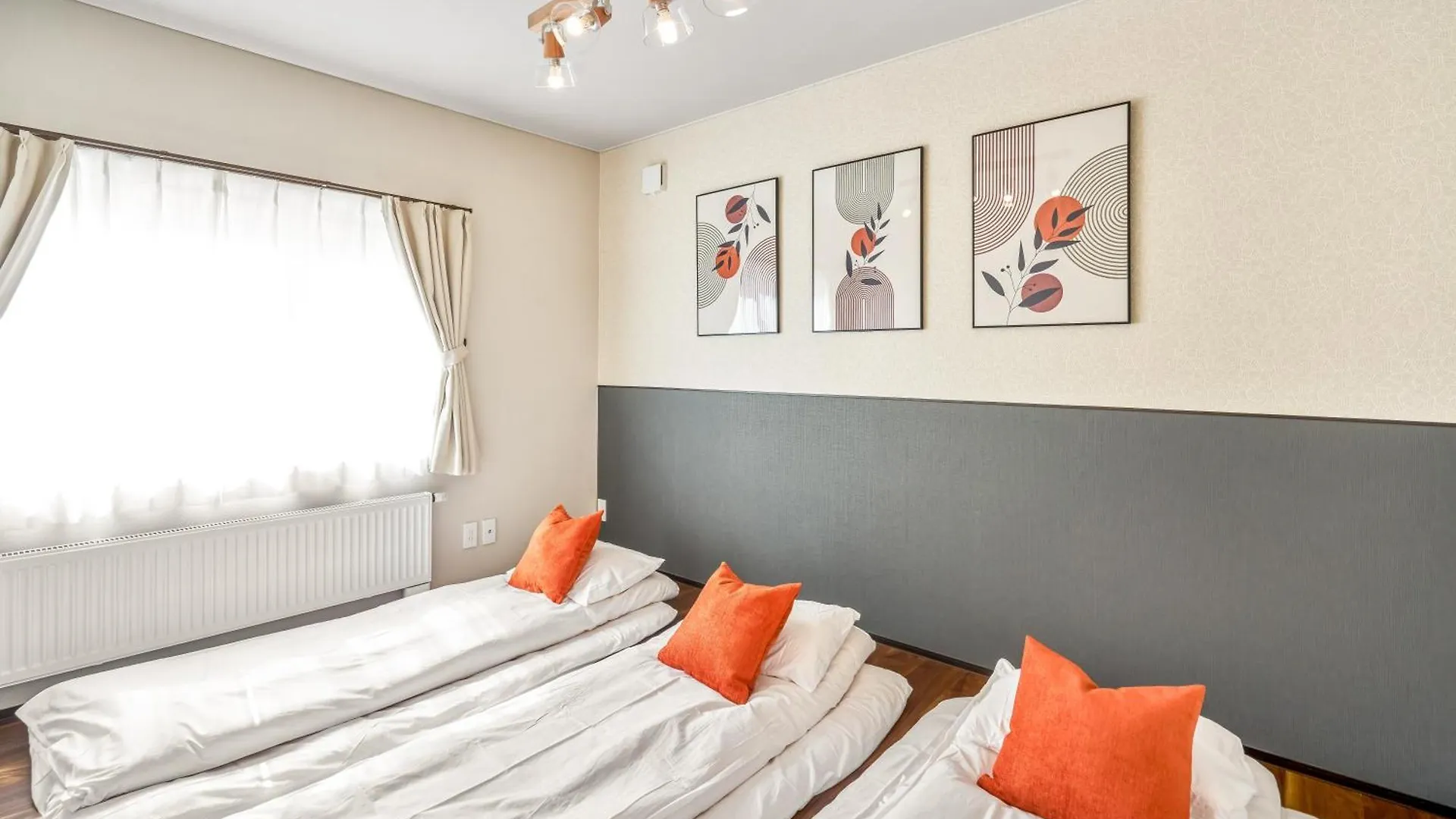 Best Location Lux Home, 2 Blocks To Sbwy, Sleeps 9 Sapporo 0*,  Japan