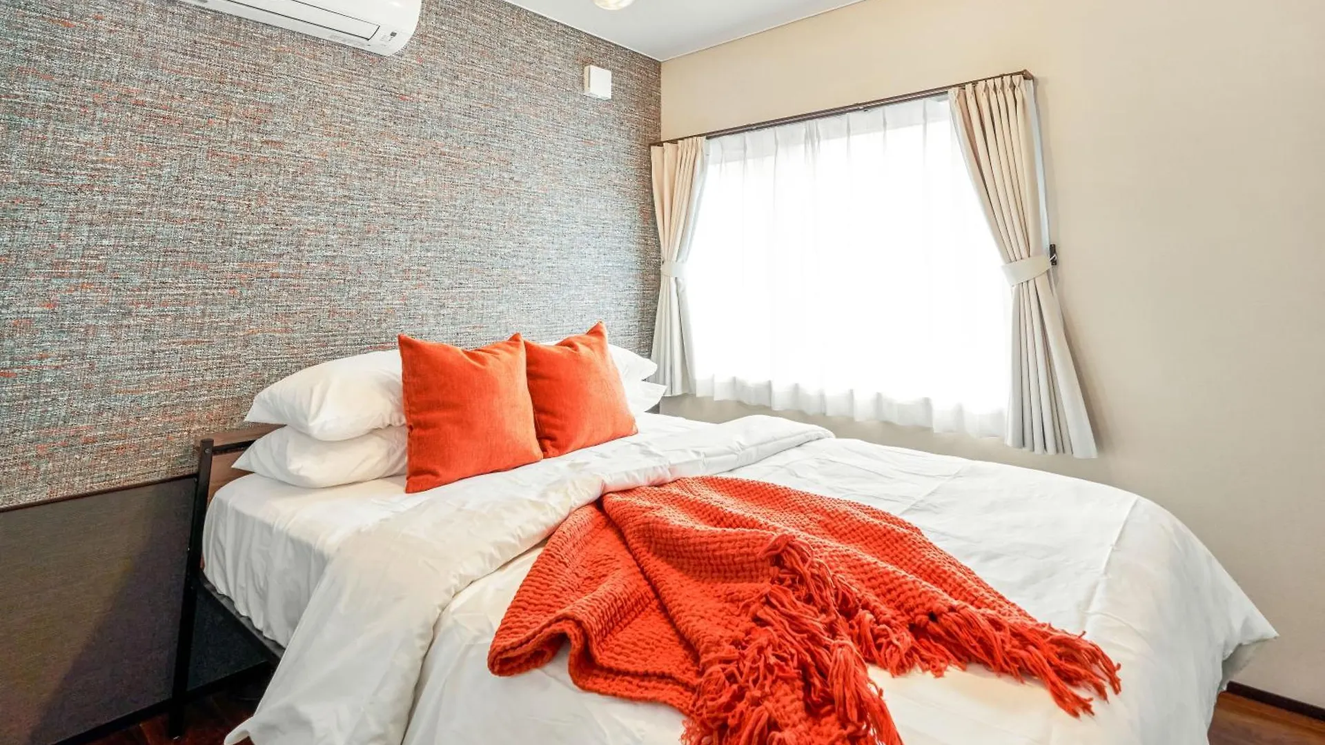 Best Location Lux Home, 2 Blocks To Sbwy, Sleeps 9 Sapporo