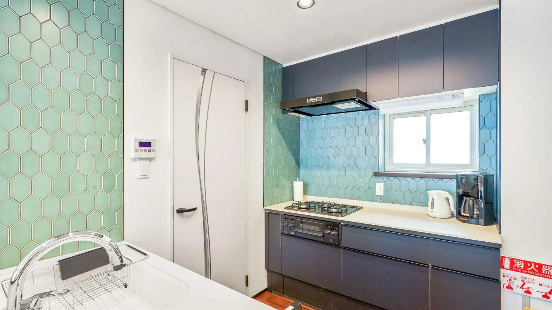 Best Location Lux Home, 2 Blocks To Sbwy, Sleeps 9 Sapporo Japan